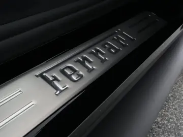 FERRARI 296 GTS Daytona Seats - JBL - Nackenwärmer