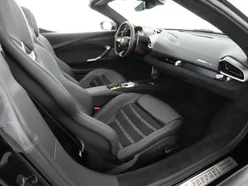 FERRARI 296 GTS Daytona Seats - JBL - Nackenwärmer