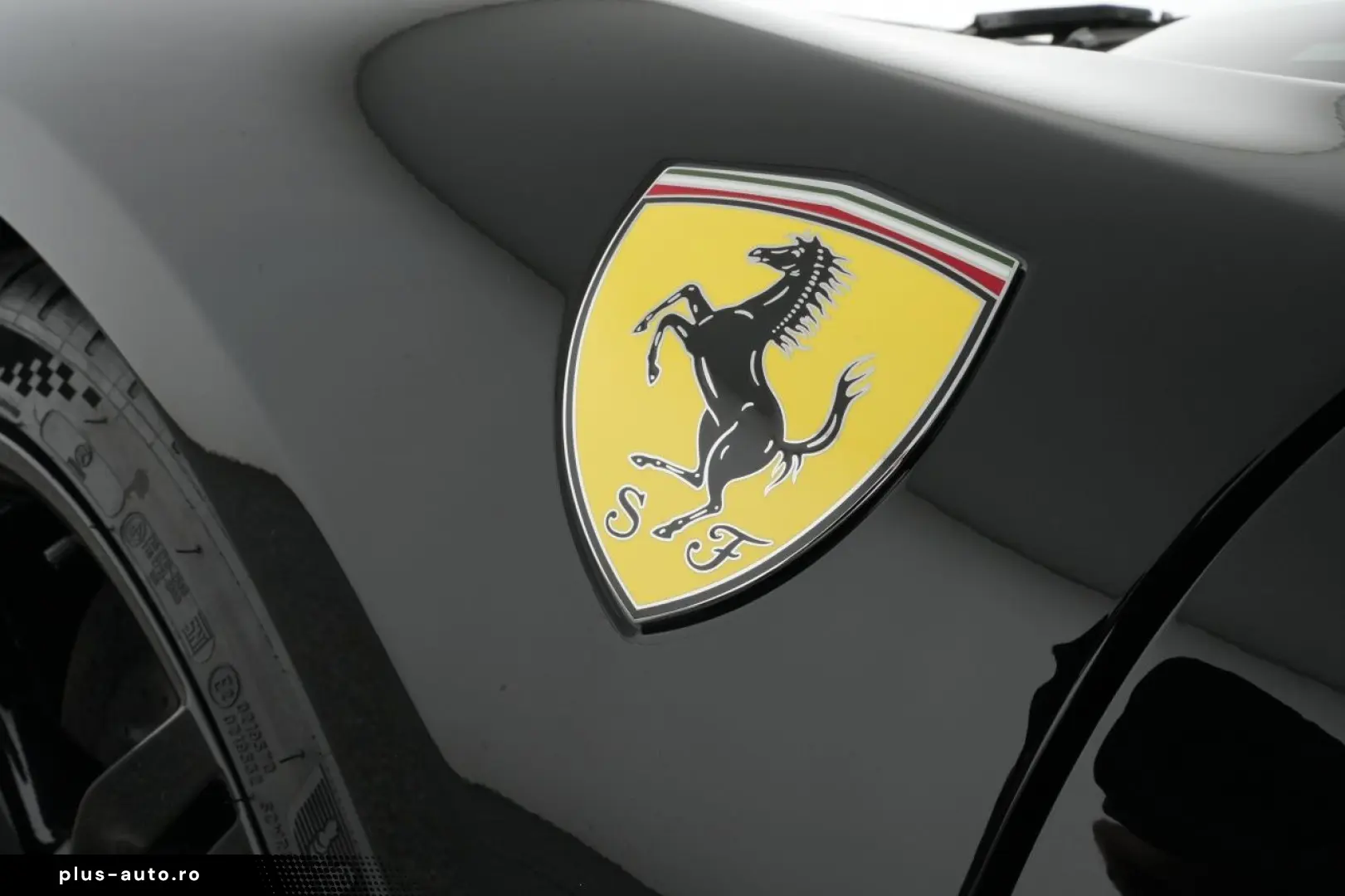 FERRARI 296 GTS Daytona Seats - JBL - Nackenwärmer