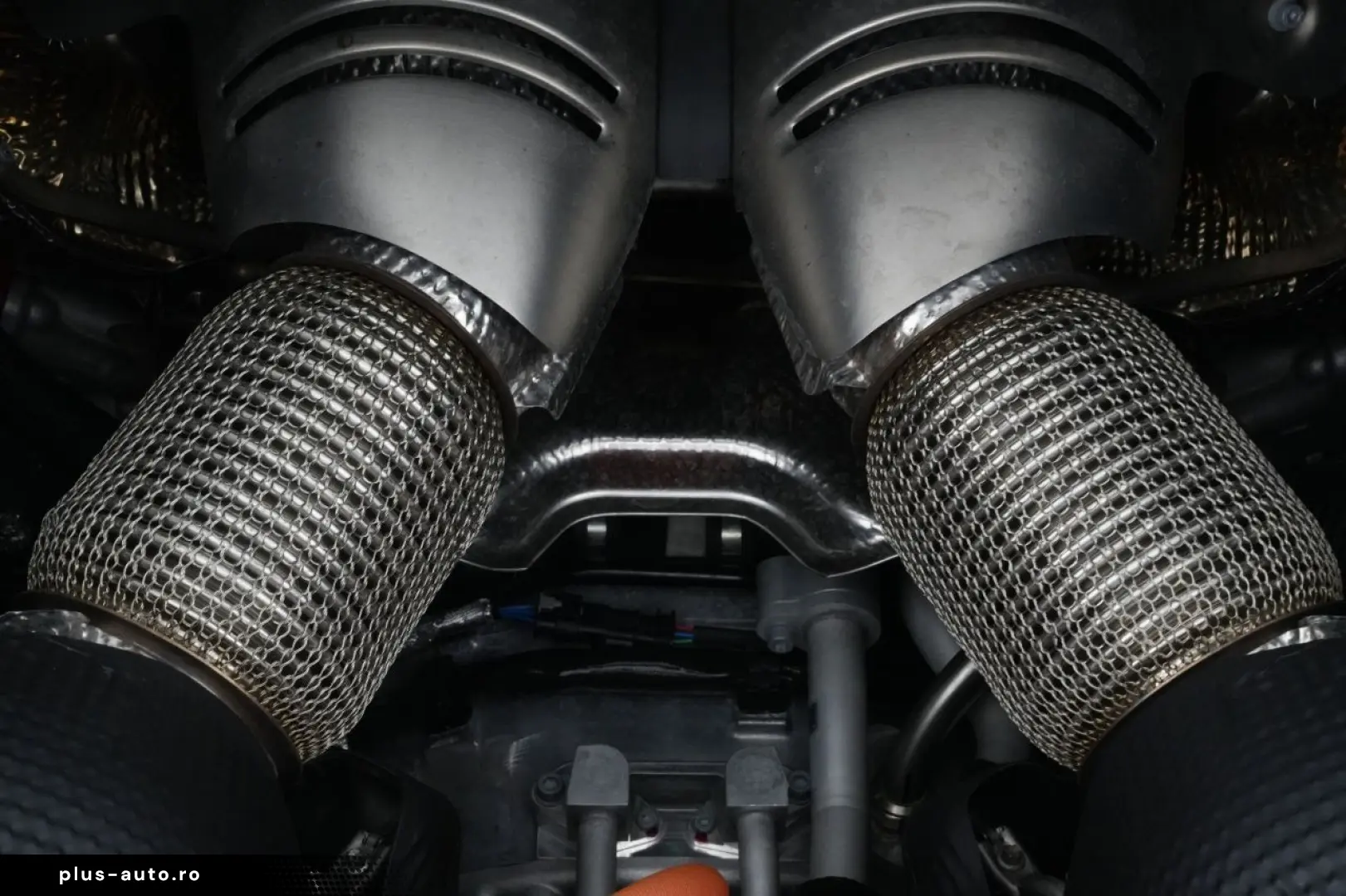 FERRARI 296 GTS Daytona Seats - JBL - Nackenwärmer