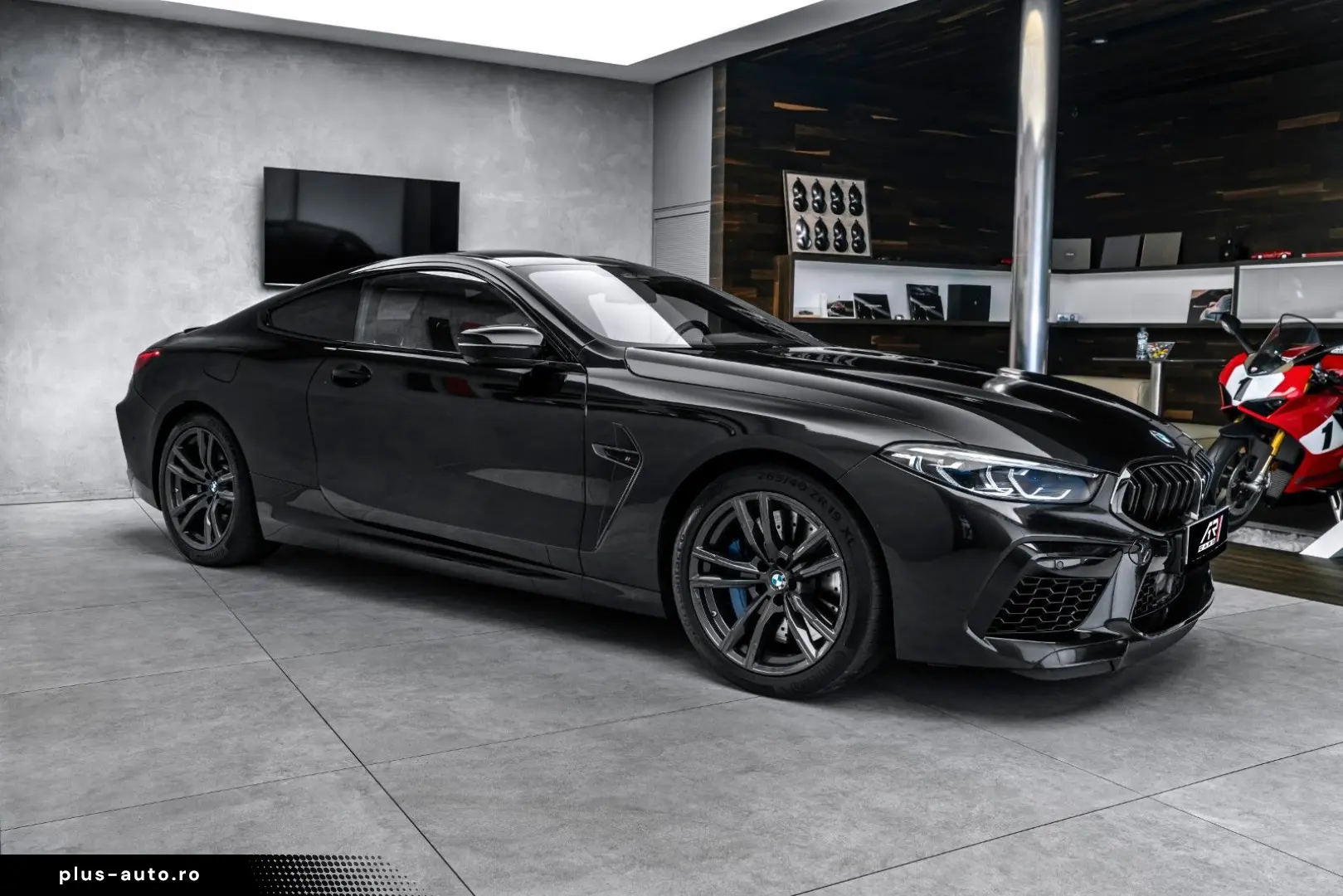 BMW M8 Coupe Competition Night Carbon