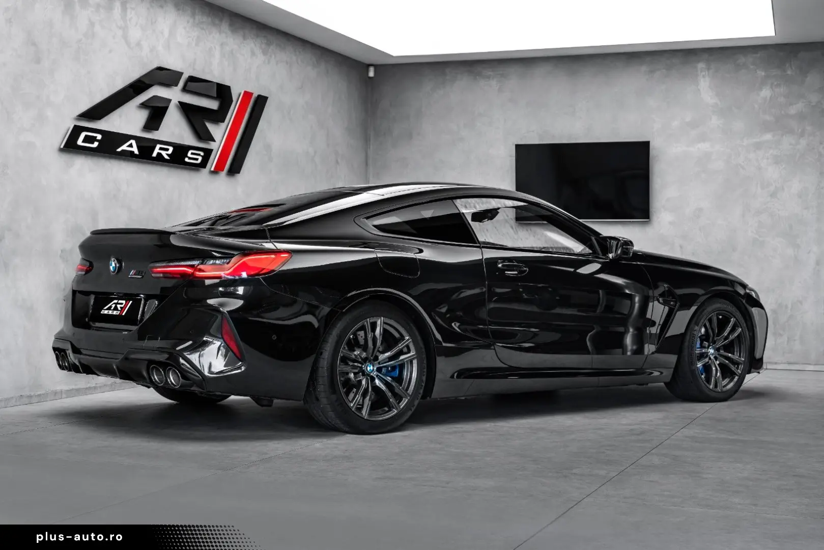 BMW M8 Coupe Competition Night Carbon
