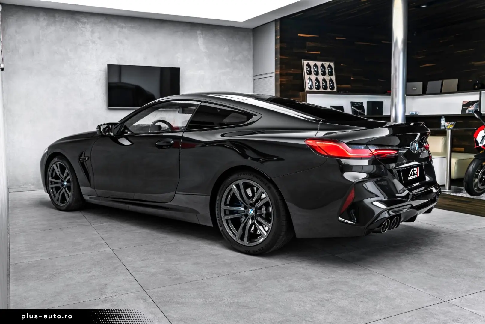 BMW M8 Coupe Competition Night Carbon