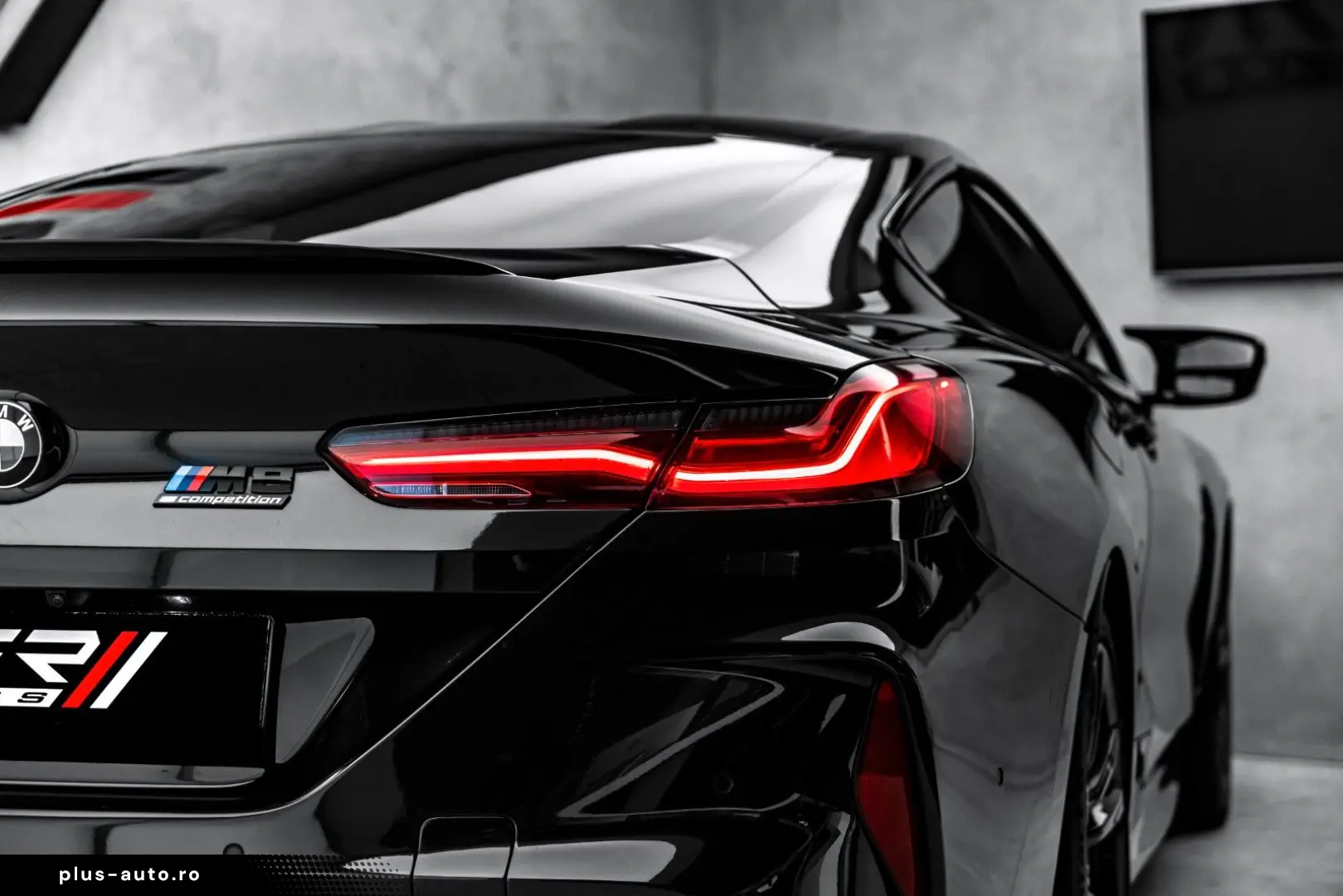 BMW M8 Coupe Competition Night Carbon