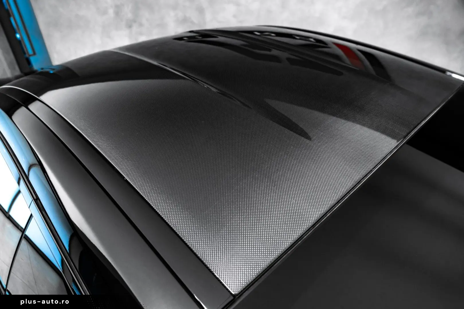 BMW M8 Coupe Competition Night Carbon