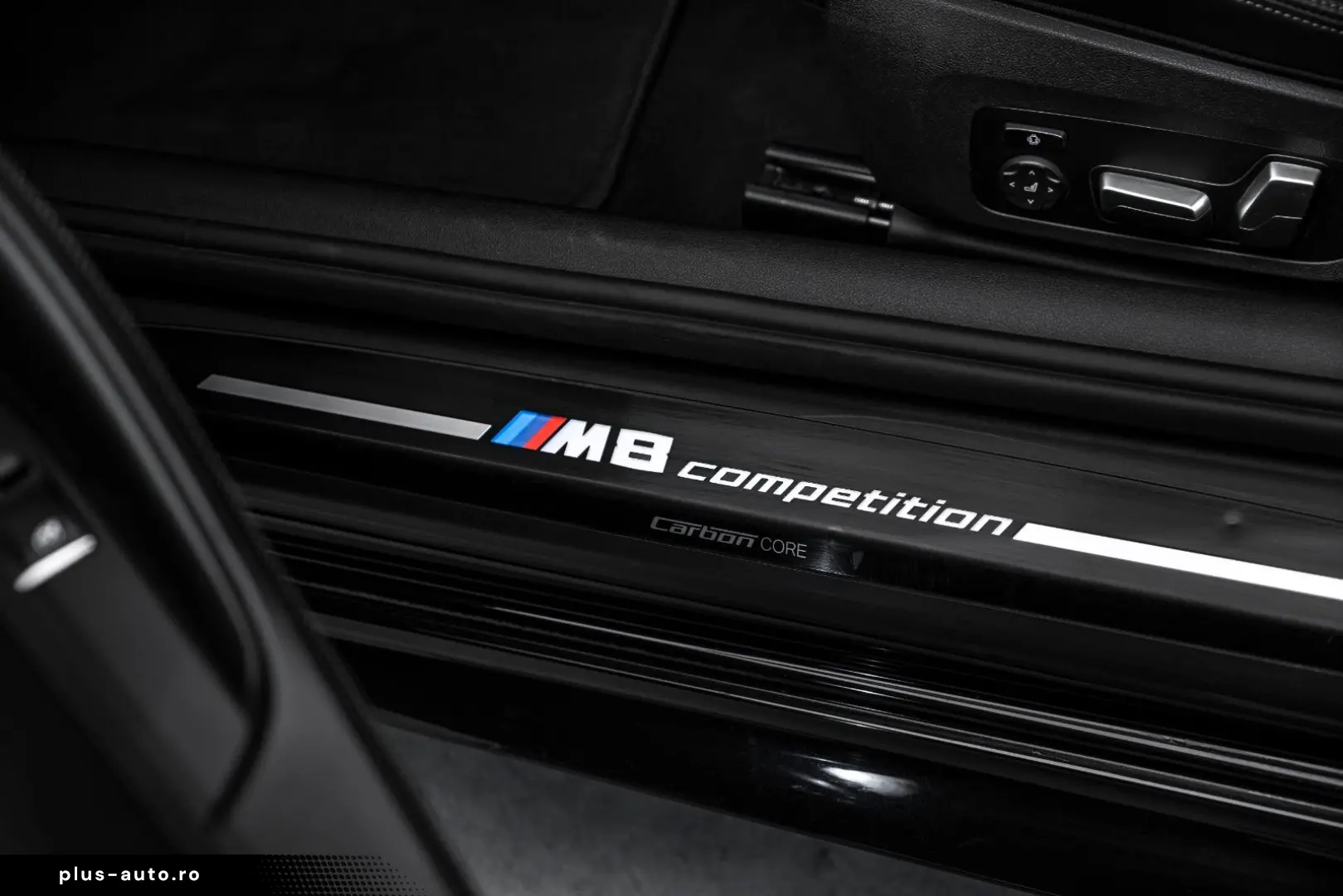 BMW M8 Coupe Competition Night Carbon