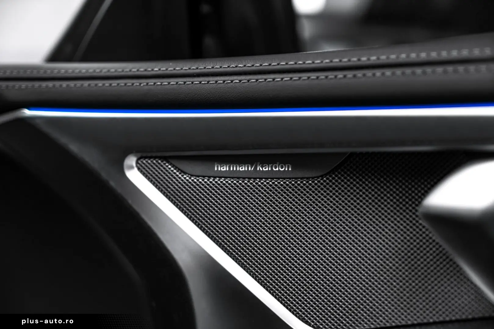 BMW M8 Coupe Competition Night Carbon