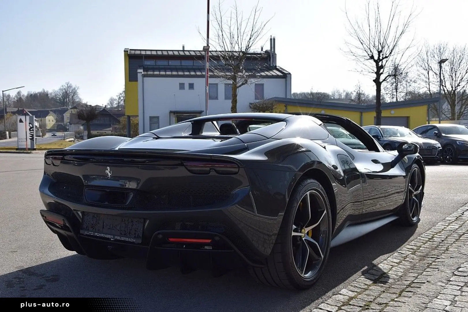 FERRARI 296 GTS  LIFT Racing Seats Carbon LED Kamera