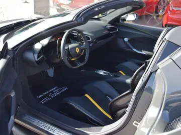 FERRARI 296 GTS  LIFT Racing Seats Carbon LED Kamera