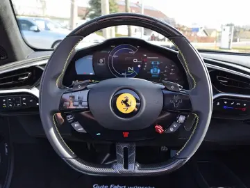 FERRARI 296 GTS  LIFT Racing Seats Carbon LED Kamera