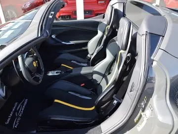 FERRARI 296 GTS  LIFT Racing Seats Carbon LED Kamera