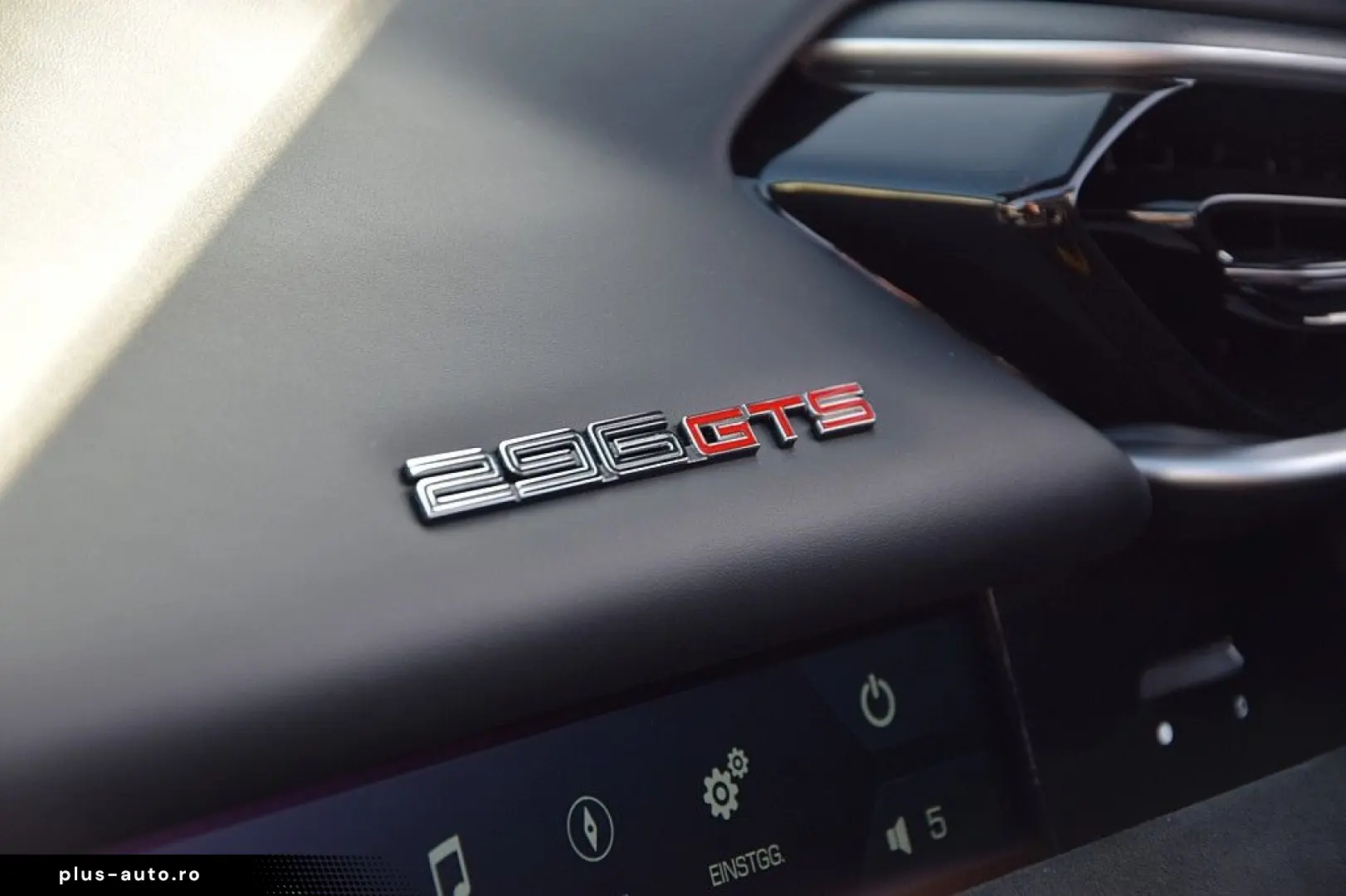 FERRARI 296 GTS  LIFT Racing Seats Carbon LED Kamera