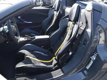 FERRARI 296 GTS  LIFT Racing Seats Carbon LED Kamera