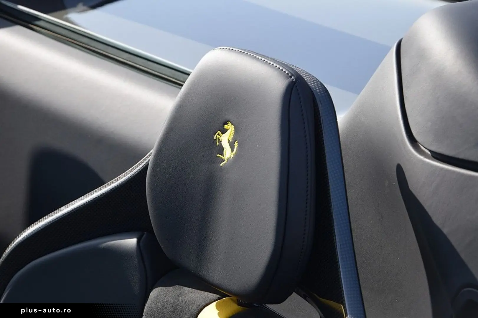 FERRARI 296 GTS  LIFT Racing Seats Carbon LED Kamera