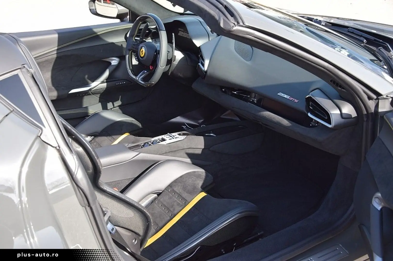 FERRARI 296 GTS  LIFT Racing Seats Carbon LED Kamera