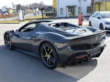 FERRARI 296 GTS  LIFT Racing Seats Carbon LED Kamera