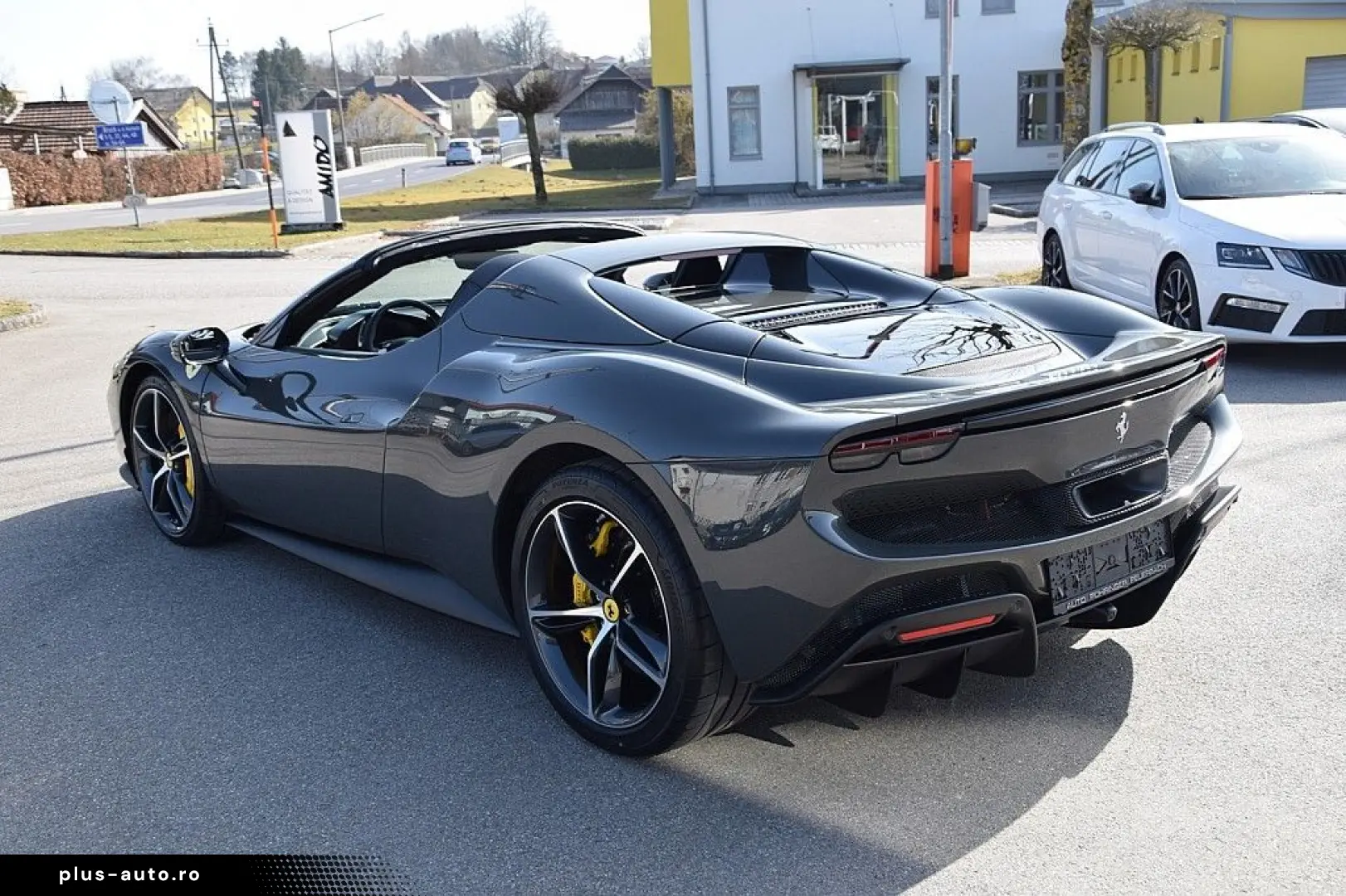 FERRARI 296 GTS  LIFT Racing Seats Carbon LED Kamera