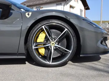 FERRARI 296 GTS  LIFT Racing Seats Carbon LED Kamera
