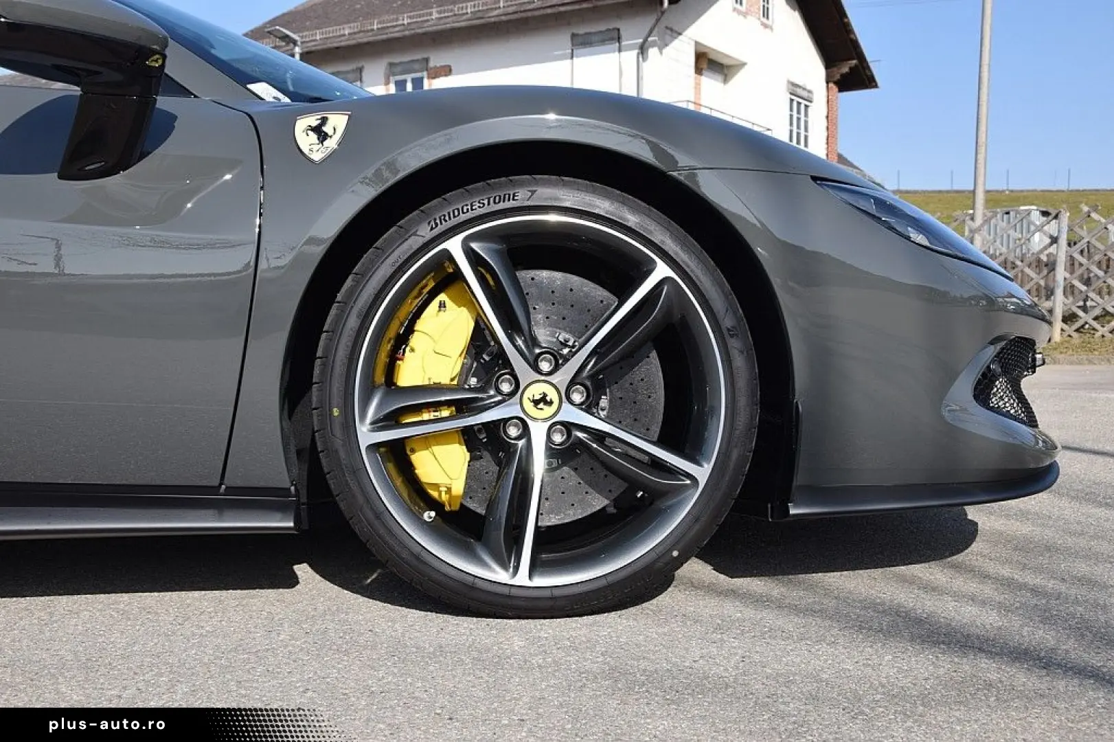 FERRARI 296 GTS  LIFT Racing Seats Carbon LED Kamera
