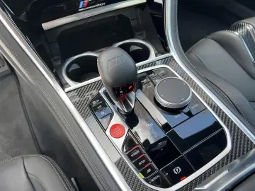 BMW M8 Competition Coupe xDrive (a Sportpaket HUD AD