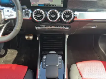 MERCEDES-BENZ GLB 250 4M  AMG AHK Panorama Sitzklima…
