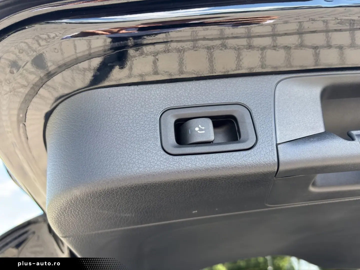 MERCEDES-BENZ GLB 250 4M  AMG AHK Panorama Sitzklima&hellip;