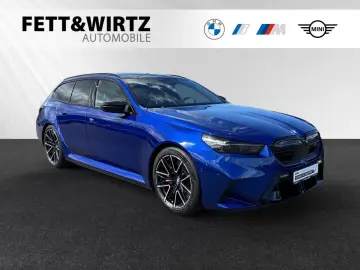 BMW M5 Touring Inkl. € 1.190 Zubehörbonus AHK Panora