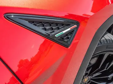 LAMBORGHINI Urus S Rosso Efesto  Rims 23''…