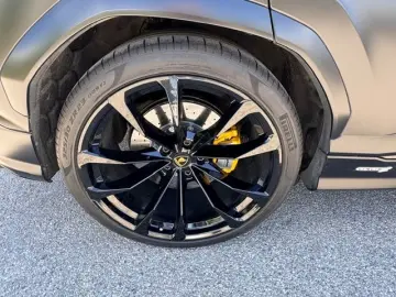 LAMBORGHINI Lamborghini Urus S Nero-Matt Black 23  B&O Garan