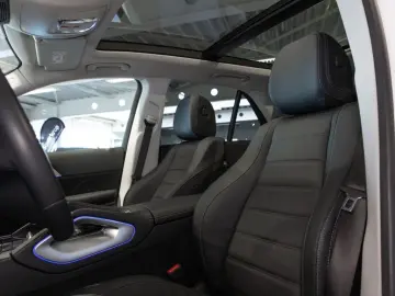 MERCEDES-BENZ GLE 300 d 4M
