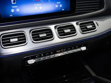 MERCEDES-BENZ GLE 300 d 4M