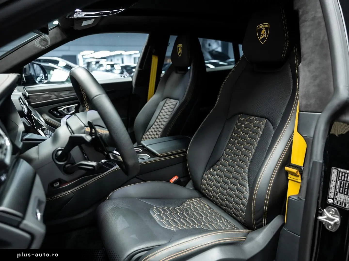 LAMBORGHINI Urus 4.0 V8 S   Urus S   BTW   Akrapovic   luftf