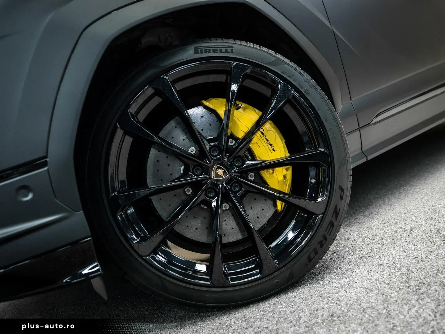 LAMBORGHINI Urus 4.0 V8 S   Urus S   BTW   Akrapovic   luftf