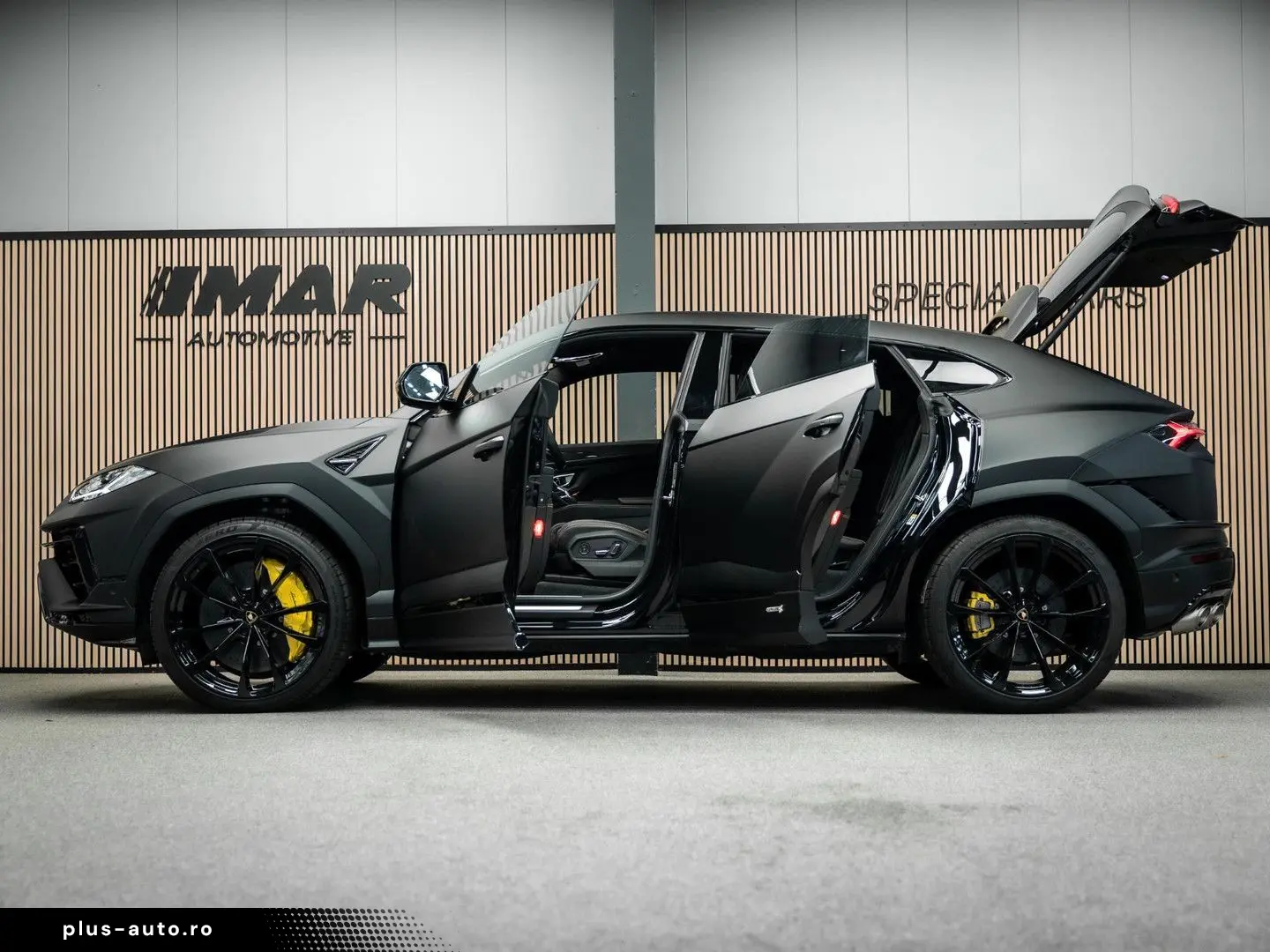 LAMBORGHINI Urus 4.0 V8 S   Urus S   BTW   Akrapovic   luftf