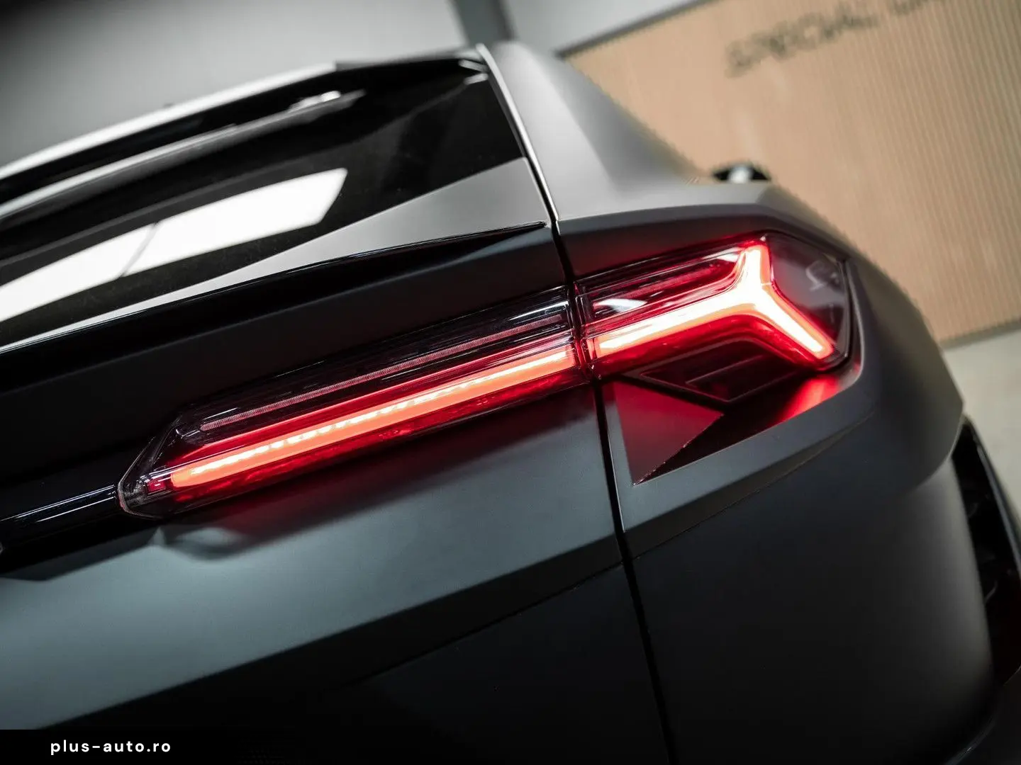 LAMBORGHINI Urus 4.0 V8 S   Urus S   BTW   Akrapovic   luftf