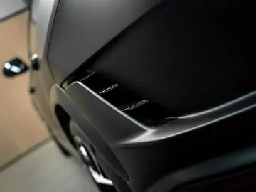 LAMBORGHINI Urus 4.0 V8 S   Urus S   BTW   Akrapovic   luftf