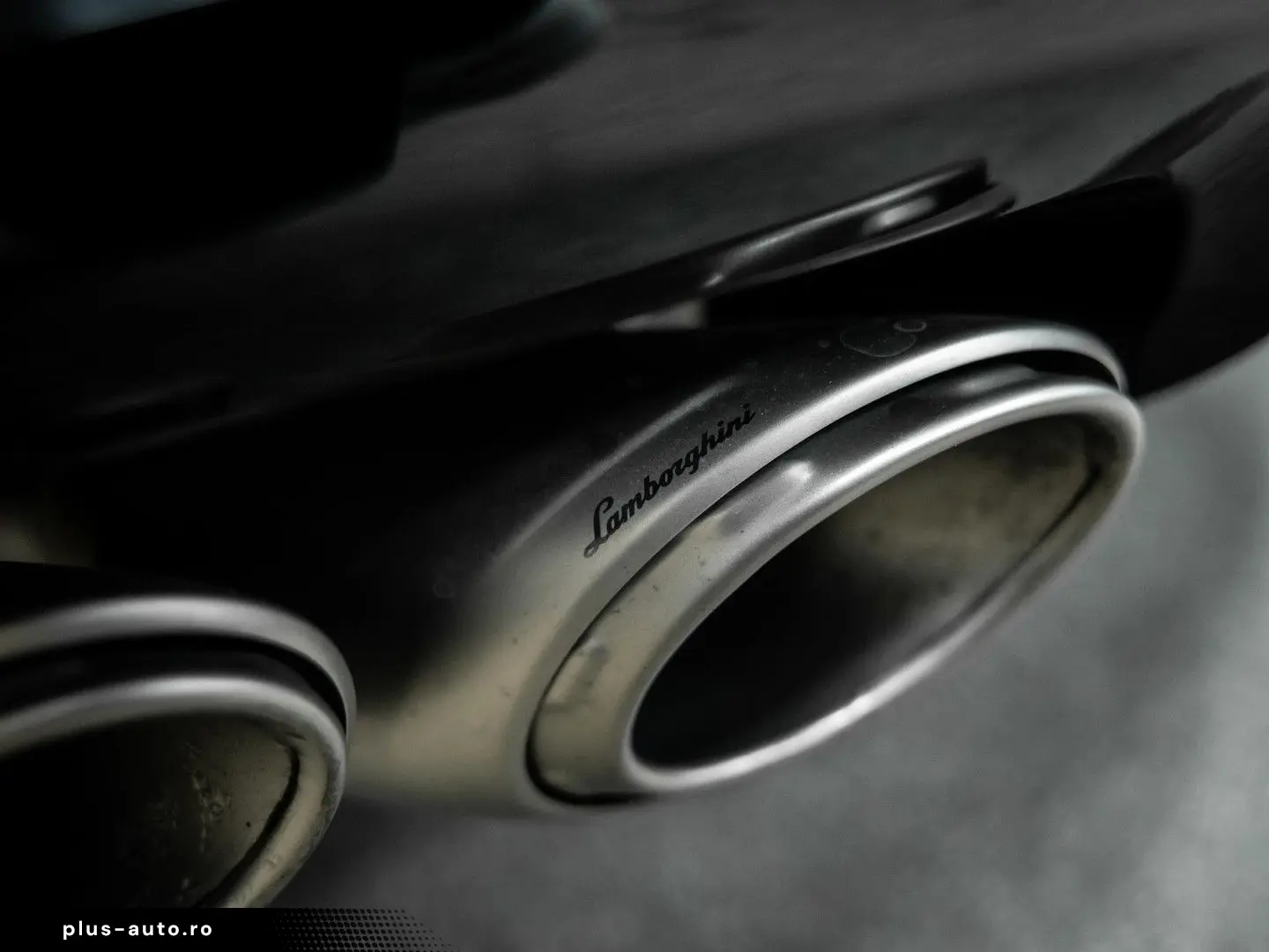 LAMBORGHINI Urus 4.0 V8 S   Urus S   BTW   Akrapovic   luftf