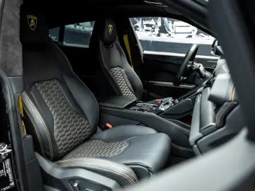 LAMBORGHINI Urus 4.0 V8 S   Urus S   BTW   Akrapovic   luftf