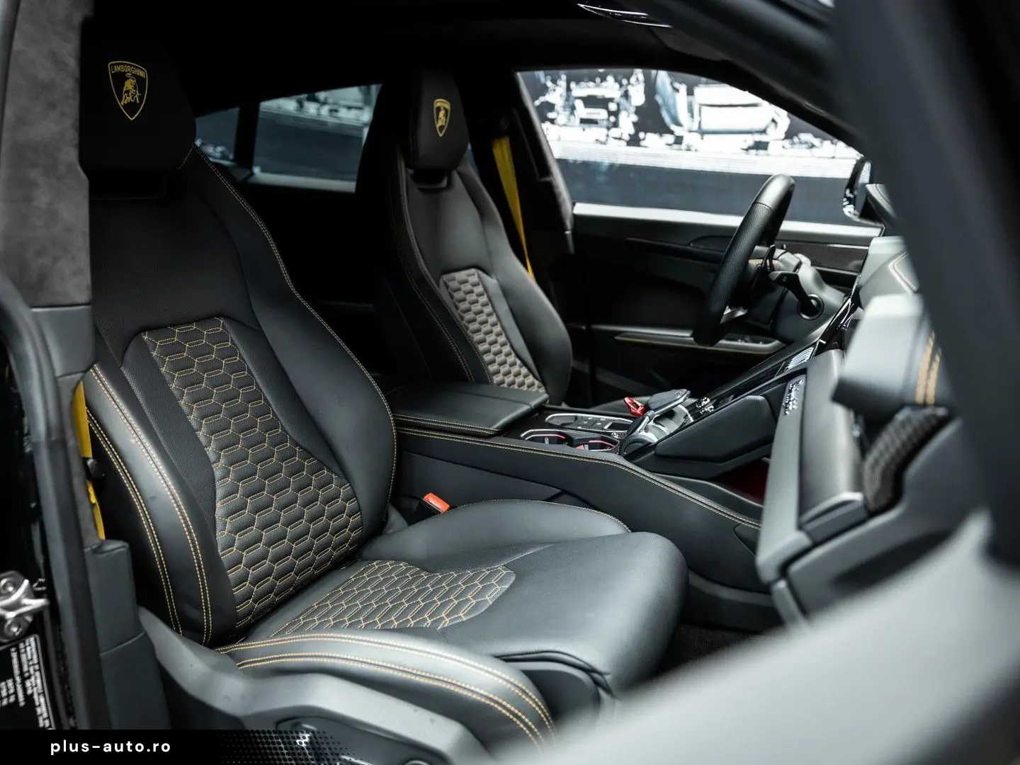 LAMBORGHINI Urus 4.0 V8 S   Urus S   BTW   Akrapovic   luftf