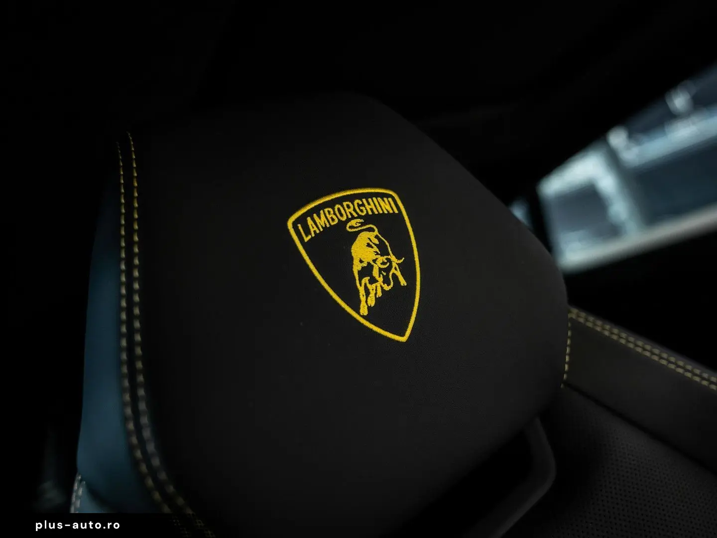 LAMBORGHINI Urus 4.0 V8 S   Urus S   BTW   Akrapovic   luftf