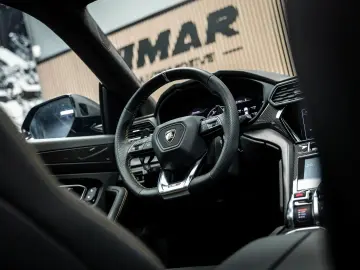 LAMBORGHINI Urus 4.0 V8 S   Urus S   BTW   Akrapovic   luftf