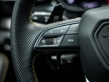LAMBORGHINI Urus 4.0 V8 S   Urus S   BTW   Akrapovic   luftf