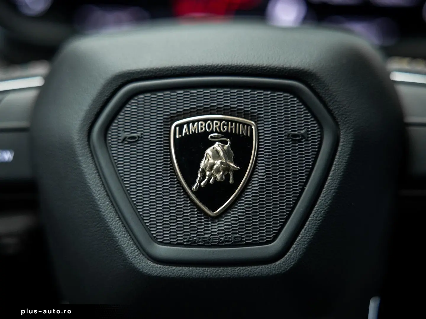 LAMBORGHINI Urus 4.0 V8 S   Urus S   BTW   Akrapovic   luftf