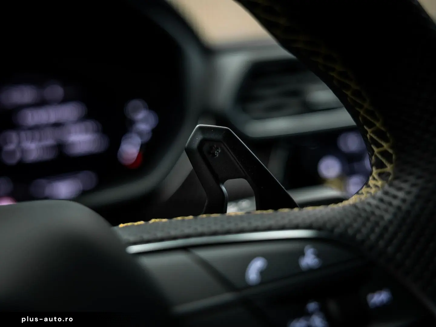 LAMBORGHINI Urus 4.0 V8 S   Urus S   BTW   Akrapovic   luftf