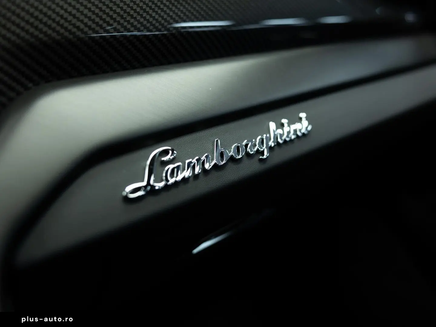 LAMBORGHINI Urus 4.0 V8 S   Urus S   BTW   Akrapovic   luftf