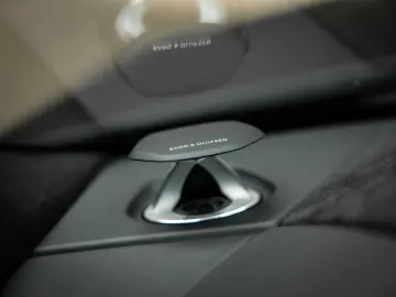 LAMBORGHINI Urus 4.0 V8 S   Urus S   BTW   Akrapovic   luftf