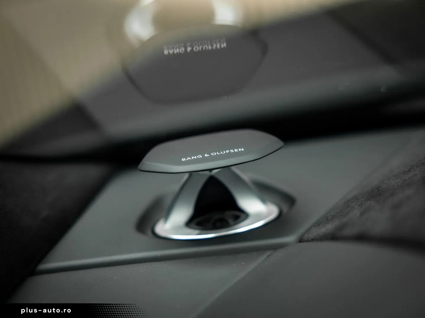 LAMBORGHINI Urus 4.0 V8 S   Urus S   BTW   Akrapovic   luftf