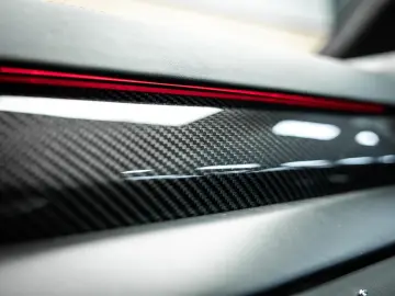 LAMBORGHINI Urus 4.0 V8 S   Urus S   BTW   Akrapovic   luftf