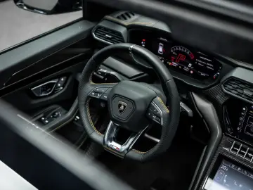 LAMBORGHINI Urus 4.0 V8 S   Urus S   BTW   Akrapovic   luftf