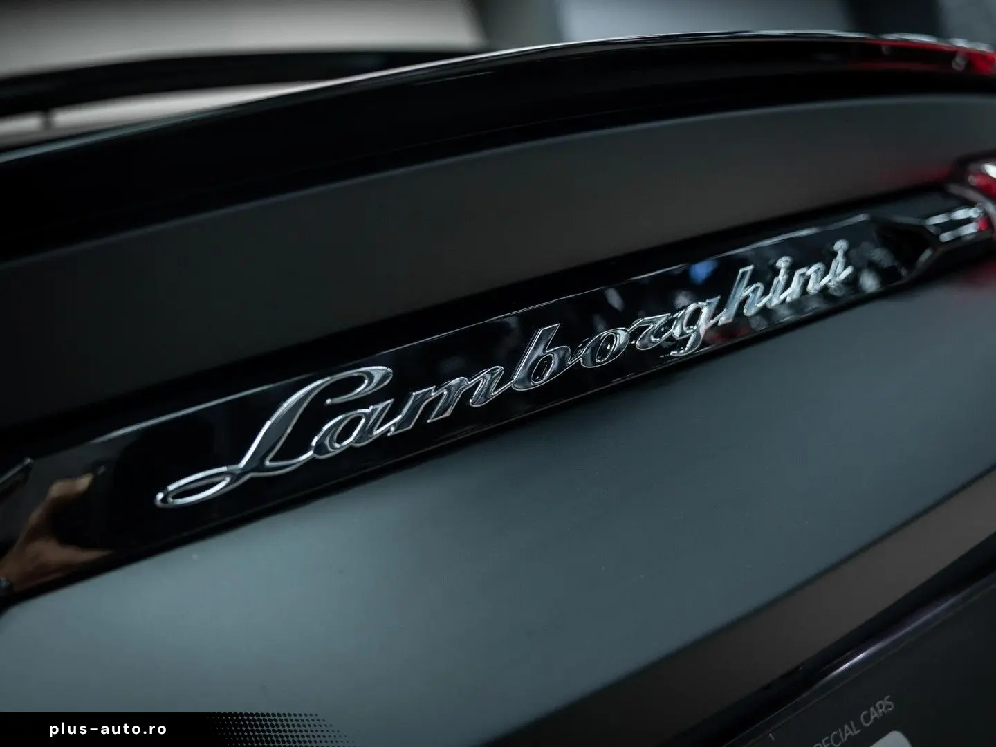 LAMBORGHINI Urus 4.0 V8 S   Urus S   BTW   Akrapovic   luftf